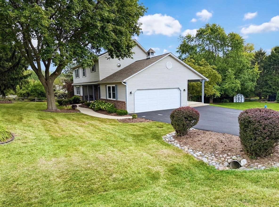 3655 99th Street Pleasant Prairie, WI 53158 - Photo 4 of 52 garage