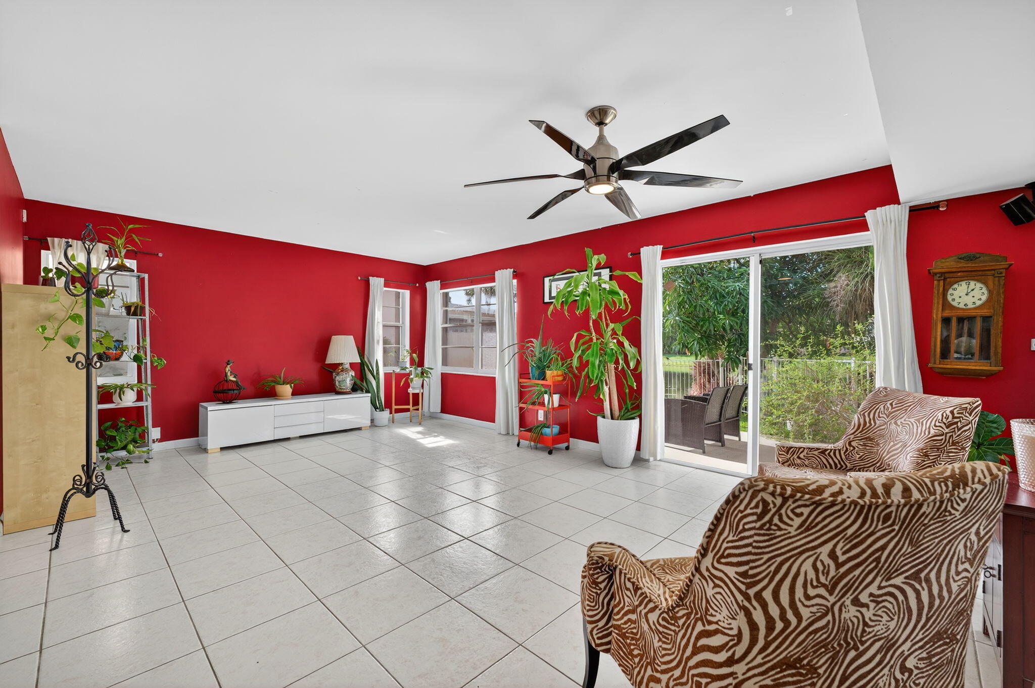 10008 Country Brook Road Boca Raton, FL 33428 - Photo 4 of 29 6-web-or-mls-002_DSC02558