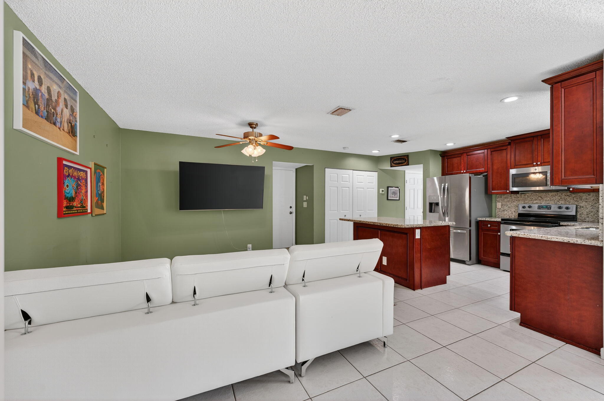 10008 Country Brook Road Boca Raton, FL 33428 - Photo 10 of 29 16-web-or-mls-012_DSC02610