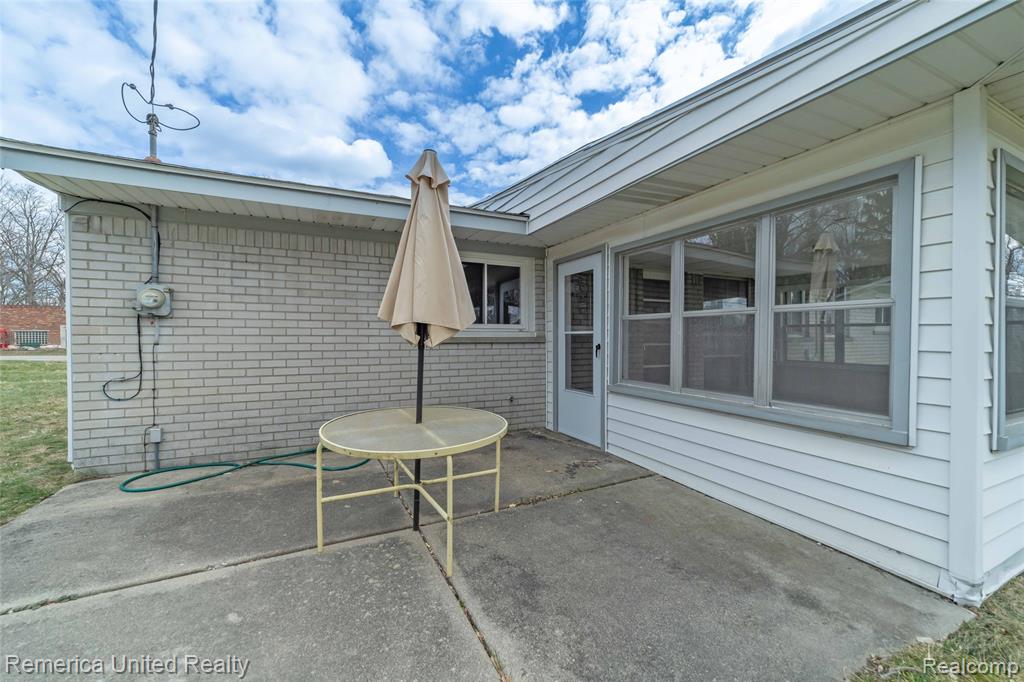 945 North Commerce Road Commerce Township, MI 48382 - Photo 43 of 59