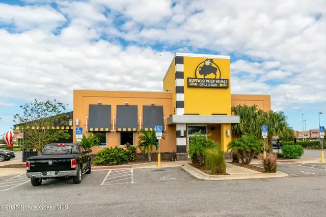 $2,500 | 4351 Silver Lake Drive, Melbourne, FL 32901