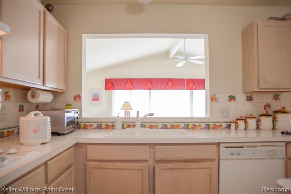 91 Millstone Road Troy, MI 48084 - Photo 10 of 53 Gallery Image 10