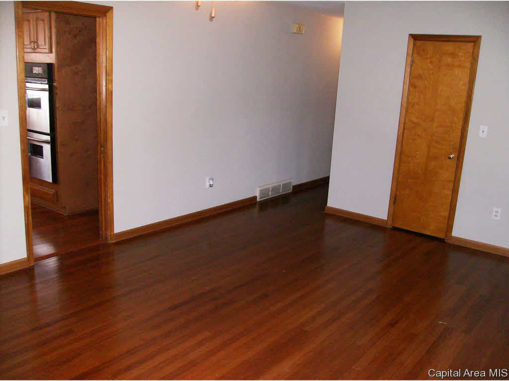 66 Radcliff Road Springfield, IL 62703 - Photo 8 of 36