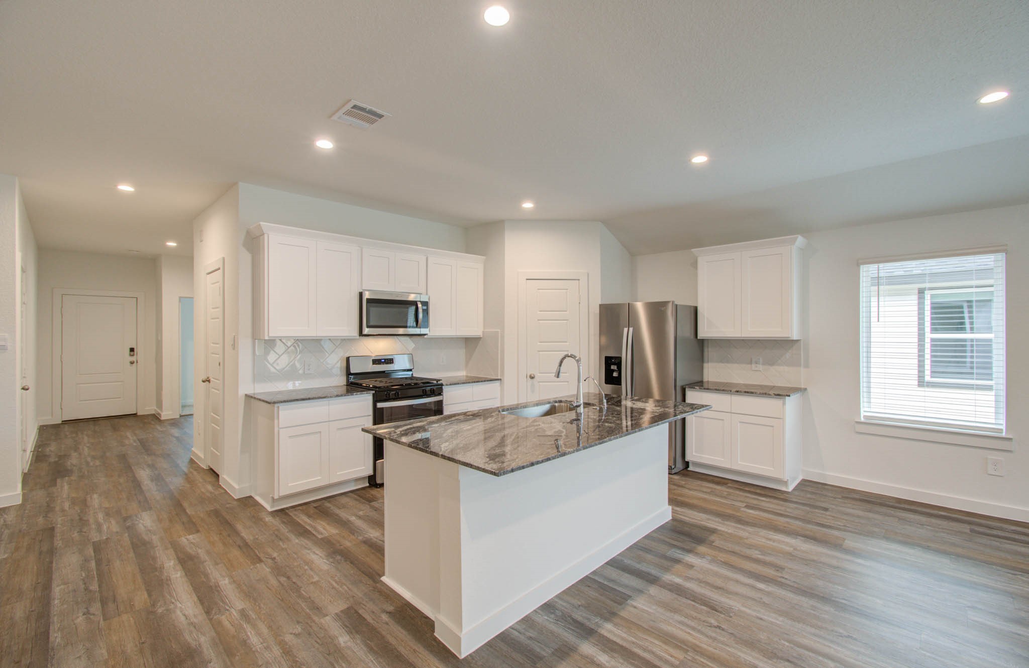 1011 Perezia Court Rosharon, TX 77583 - Photo 16 of 33 Kitchen