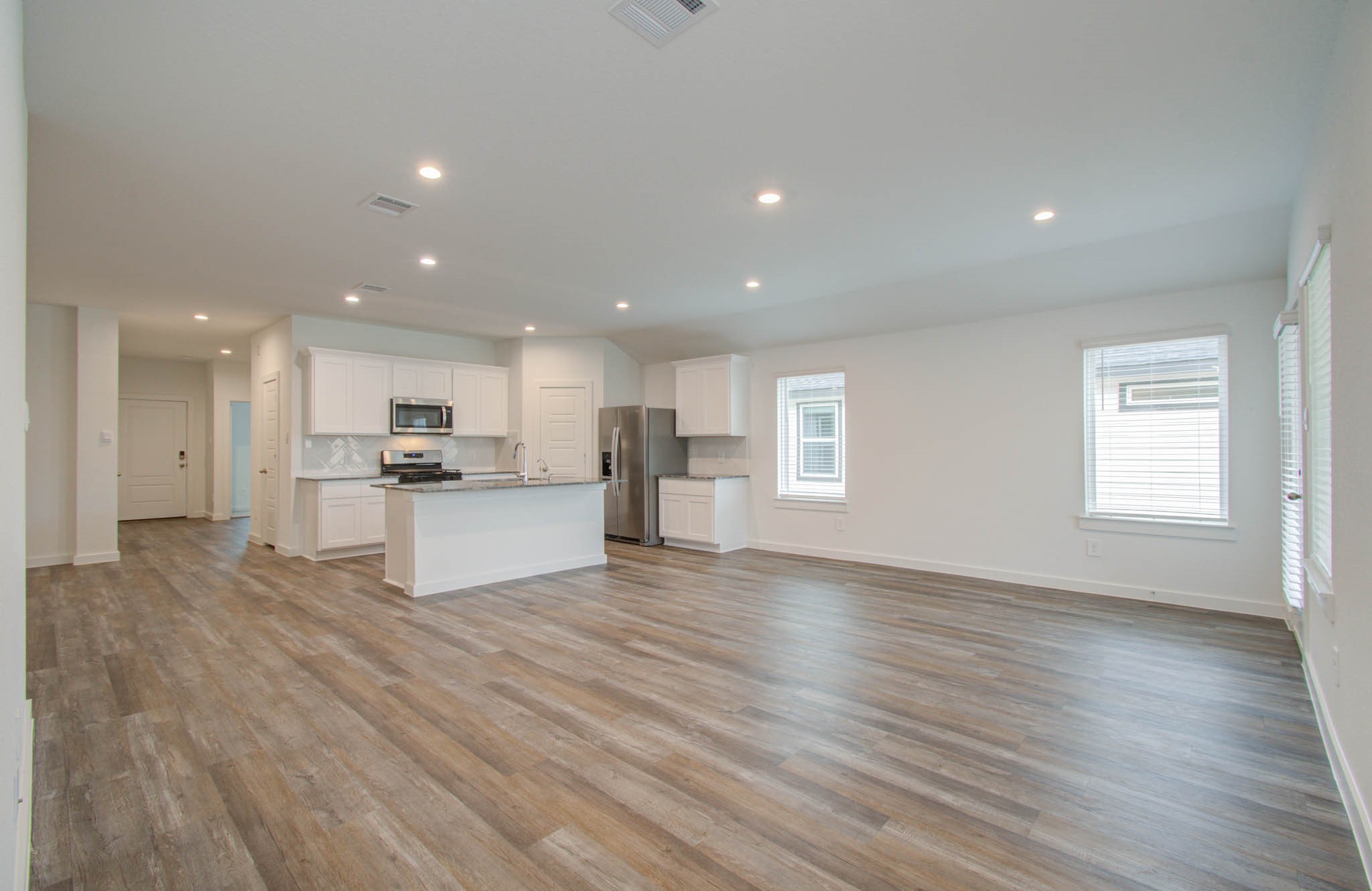 1011 Perezia Court Rosharon, TX 77583 - Photo 24 of 33 Living room
