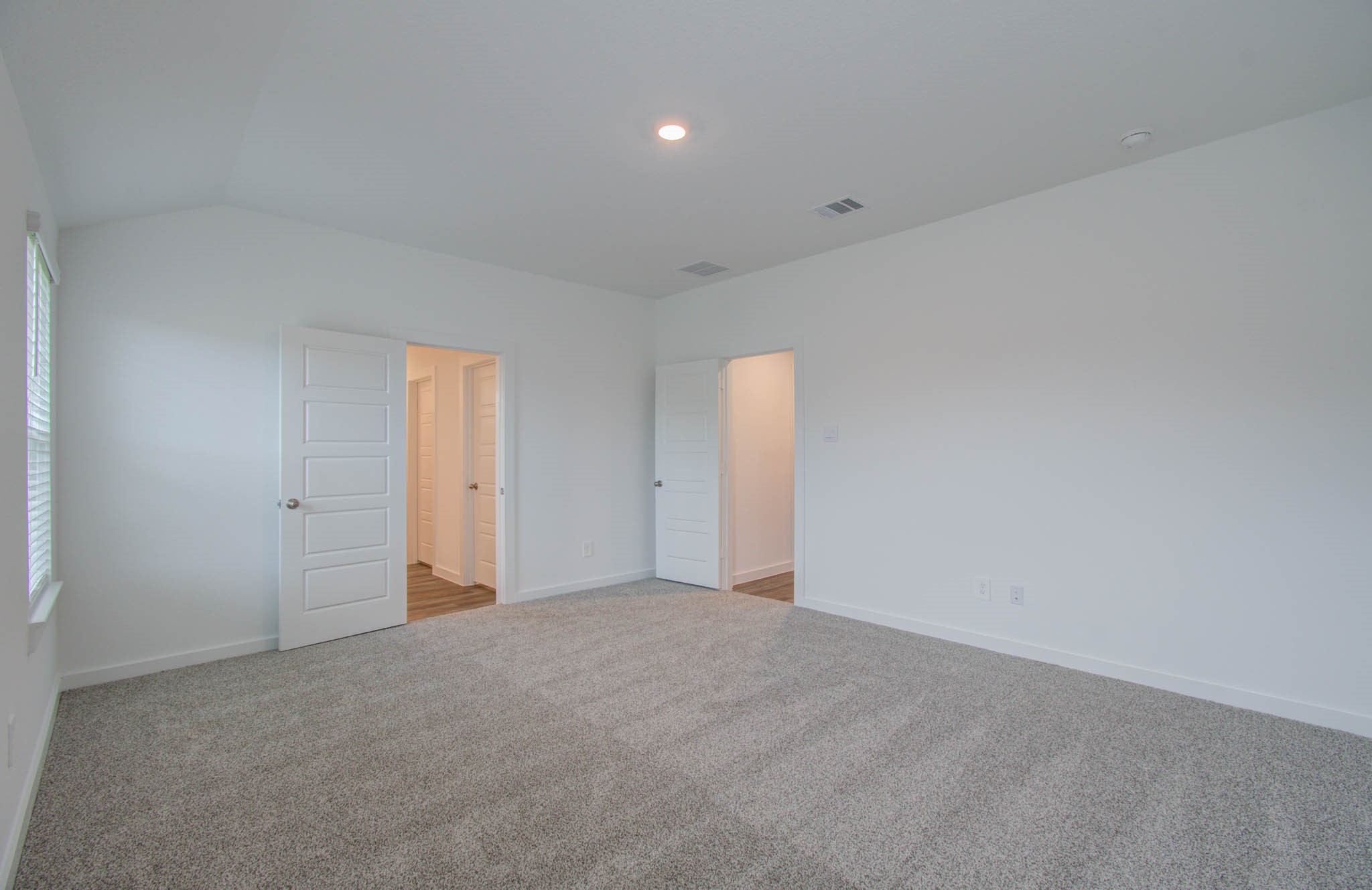 1011 Perezia Court Rosharon, TX 77583 - Photo 26 of 33 Primary Bedroom