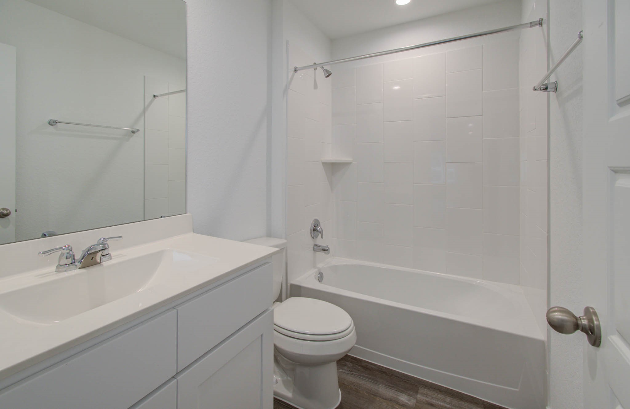 1011 Perezia Court Rosharon, TX 77583 - Photo 10 of 33 Bathroom 2
