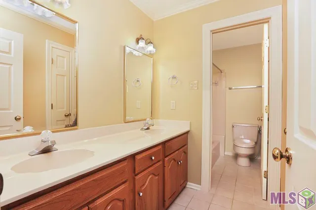 $550,000 | 12028 Lake Sherwood Avenue North, Baton Rouge, LA 70816