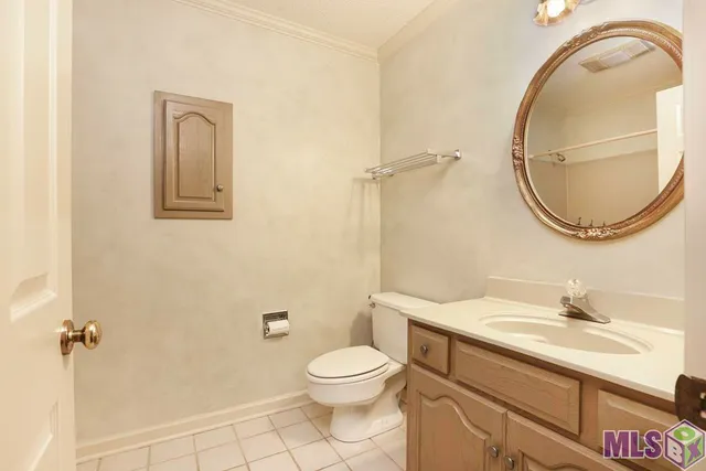 $550,000 | 12028 Lake Sherwood Avenue North, Baton Rouge, LA 70816