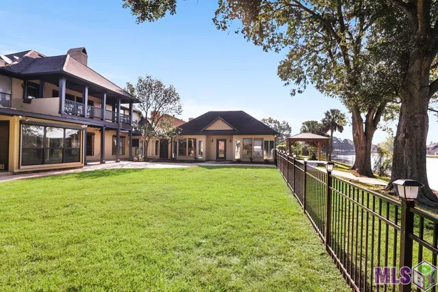 $550,000 | 12028 Lake Sherwood Avenue North, Baton Rouge, LA 70816