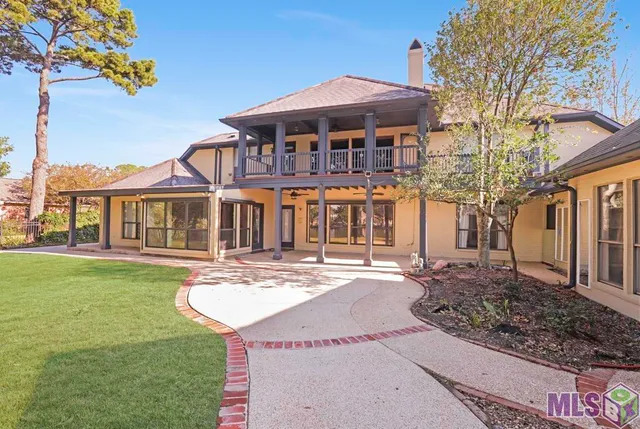 $550,000 | 12028 Lake Sherwood Avenue North, Baton Rouge, LA 70816