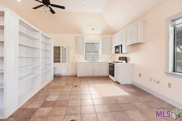 $550,000 | 12028 Lake Sherwood Avenue North, Baton Rouge, LA 70816