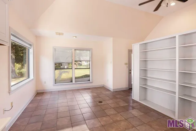 $550,000 | 12028 Lake Sherwood Avenue North, Baton Rouge, LA 70816