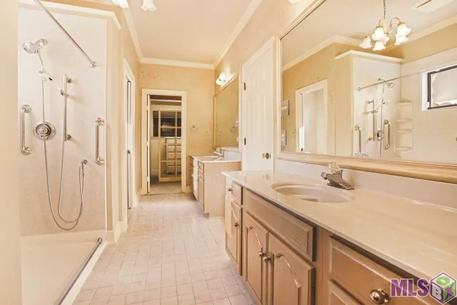 $550,000 | 12028 Lake Sherwood Avenue North, Baton Rouge, LA 70816