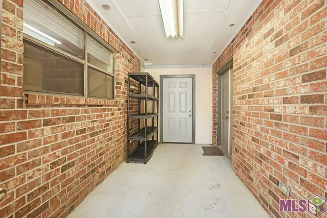 $550,000 | 12028 Lake Sherwood Avenue North, Baton Rouge, LA 70816