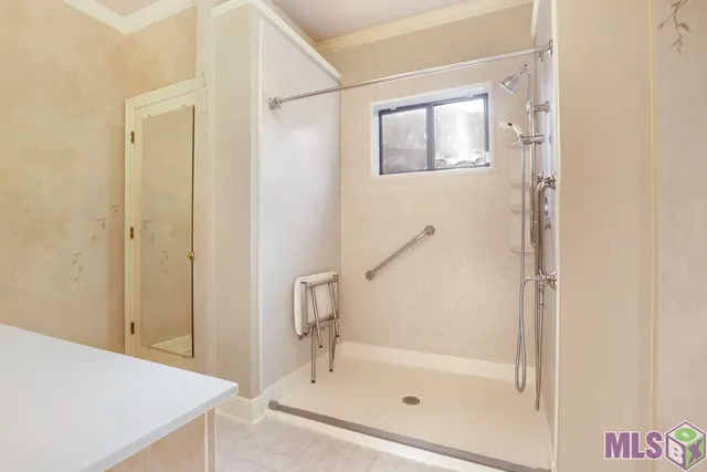 $550,000 | 12028 Lake Sherwood Avenue North, Baton Rouge, LA 70816