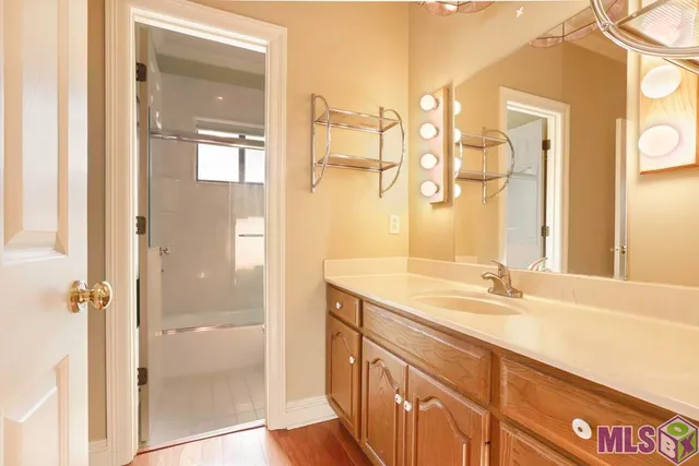 $550,000 | 12028 Lake Sherwood Avenue North, Baton Rouge, LA 70816