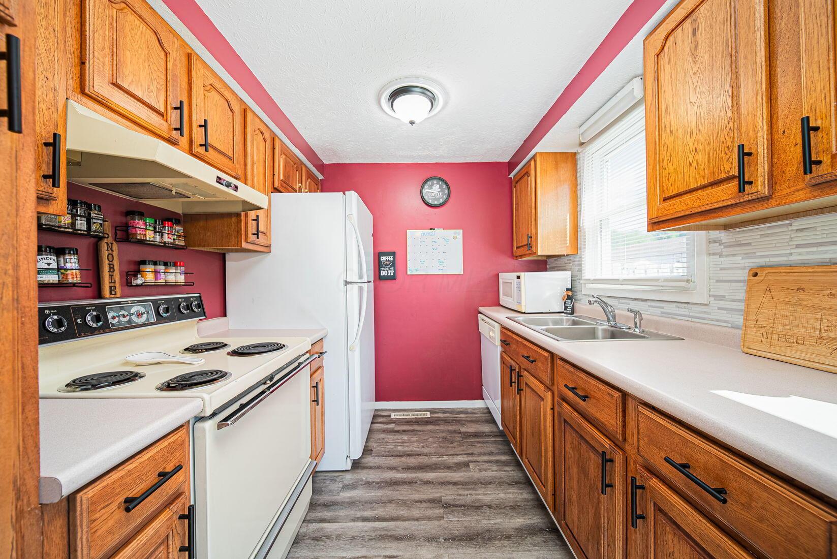 113 Price Road Newark, OH 43055 - Photo 12 of 32 Kitchen