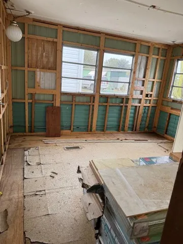 a view of a livingroom with furniture