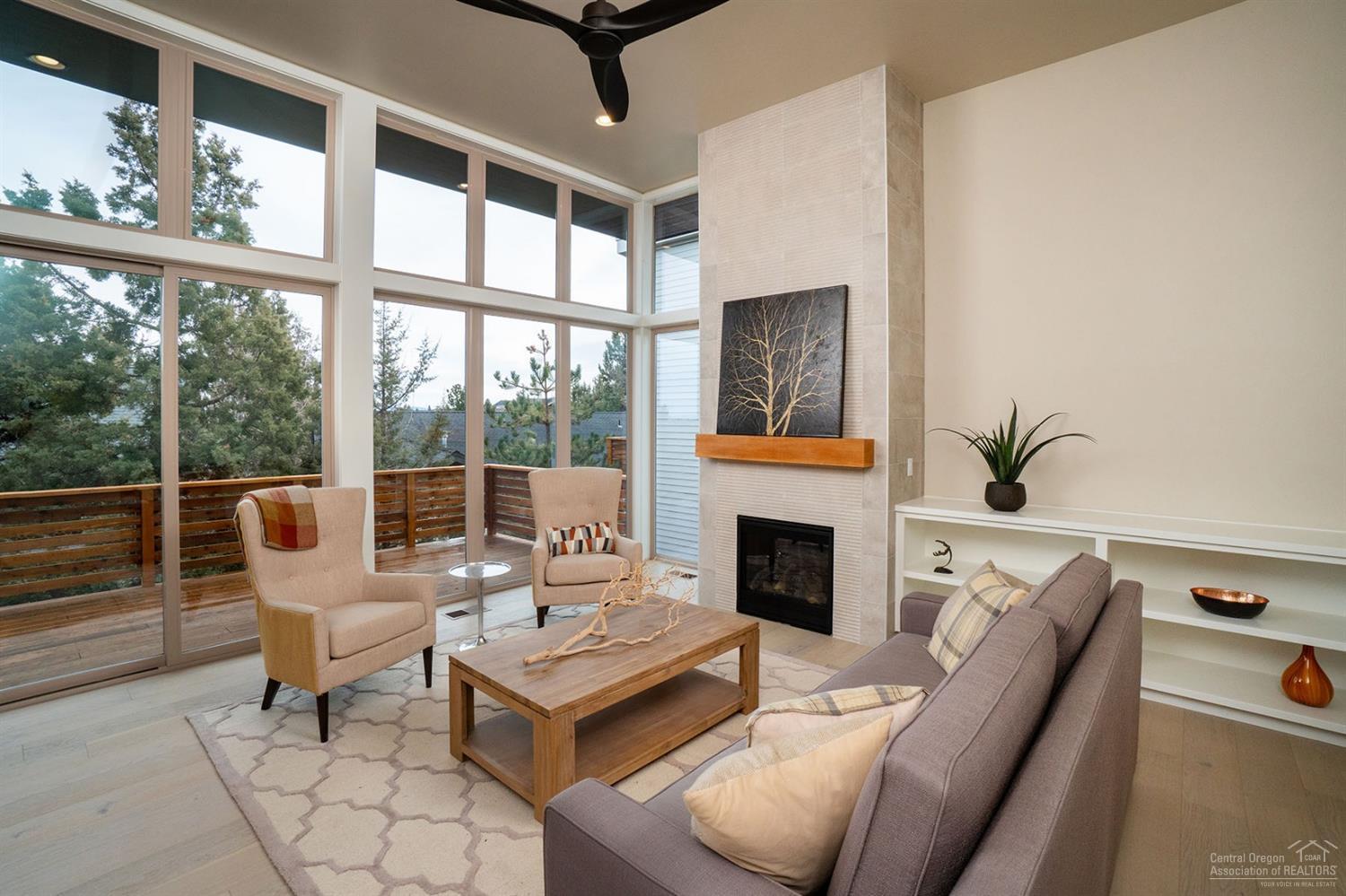 63129 Iner Loop Bend, OR 97701 - Photo 3 of 19 Additional Photo