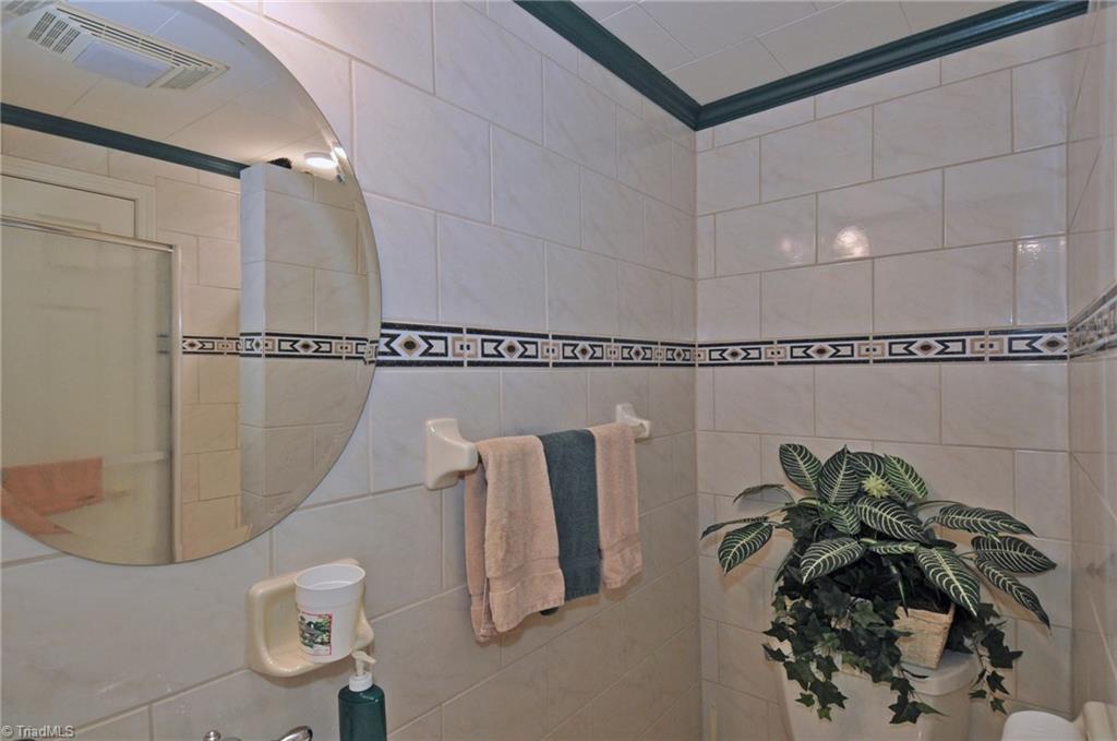 1040 Chester Road Winston-Salem, NC 27104 - Photo 16 of 21 Lower level full bath