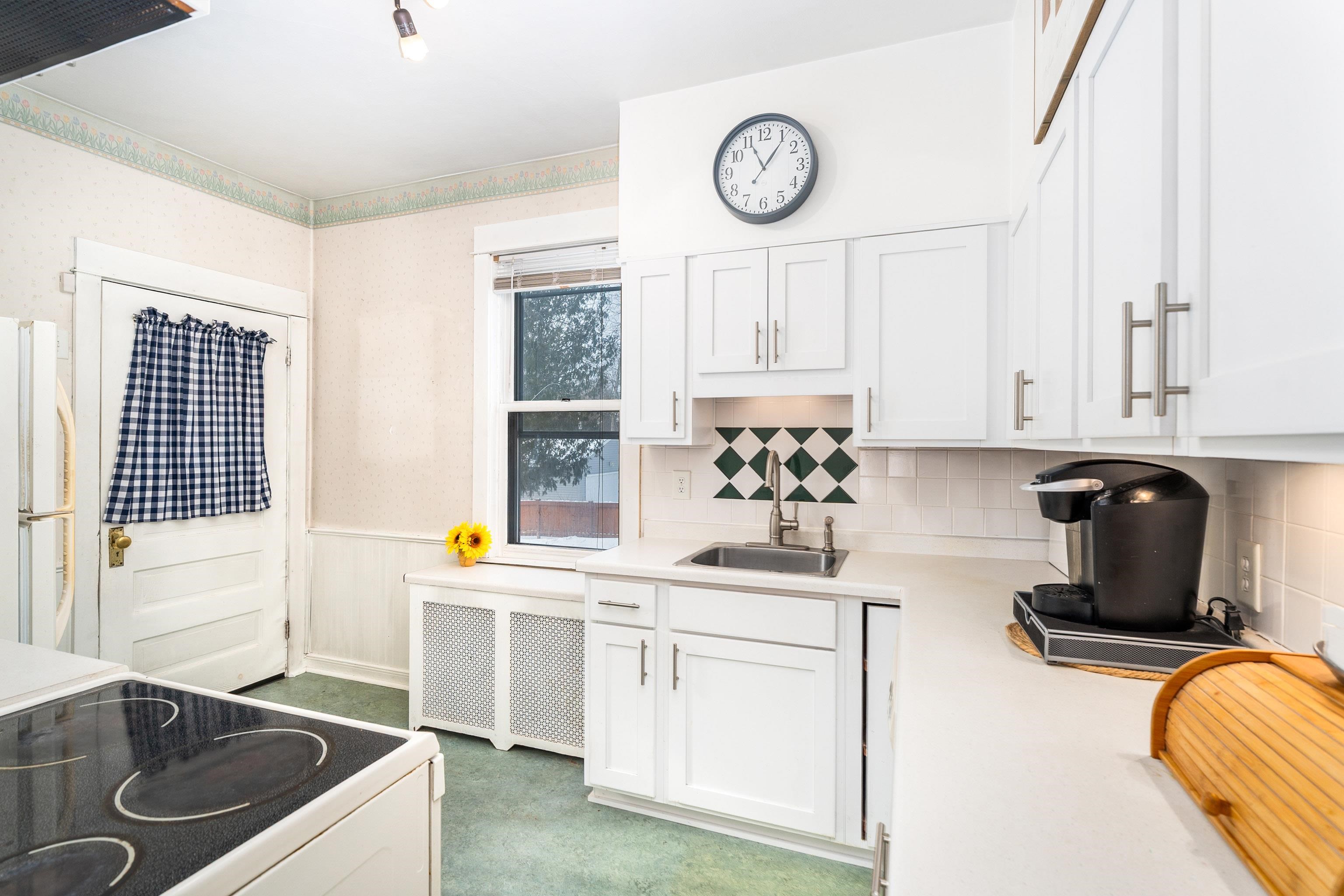 4328 Dodge Street Duluth, MN 55804 - Photo 12 of 50