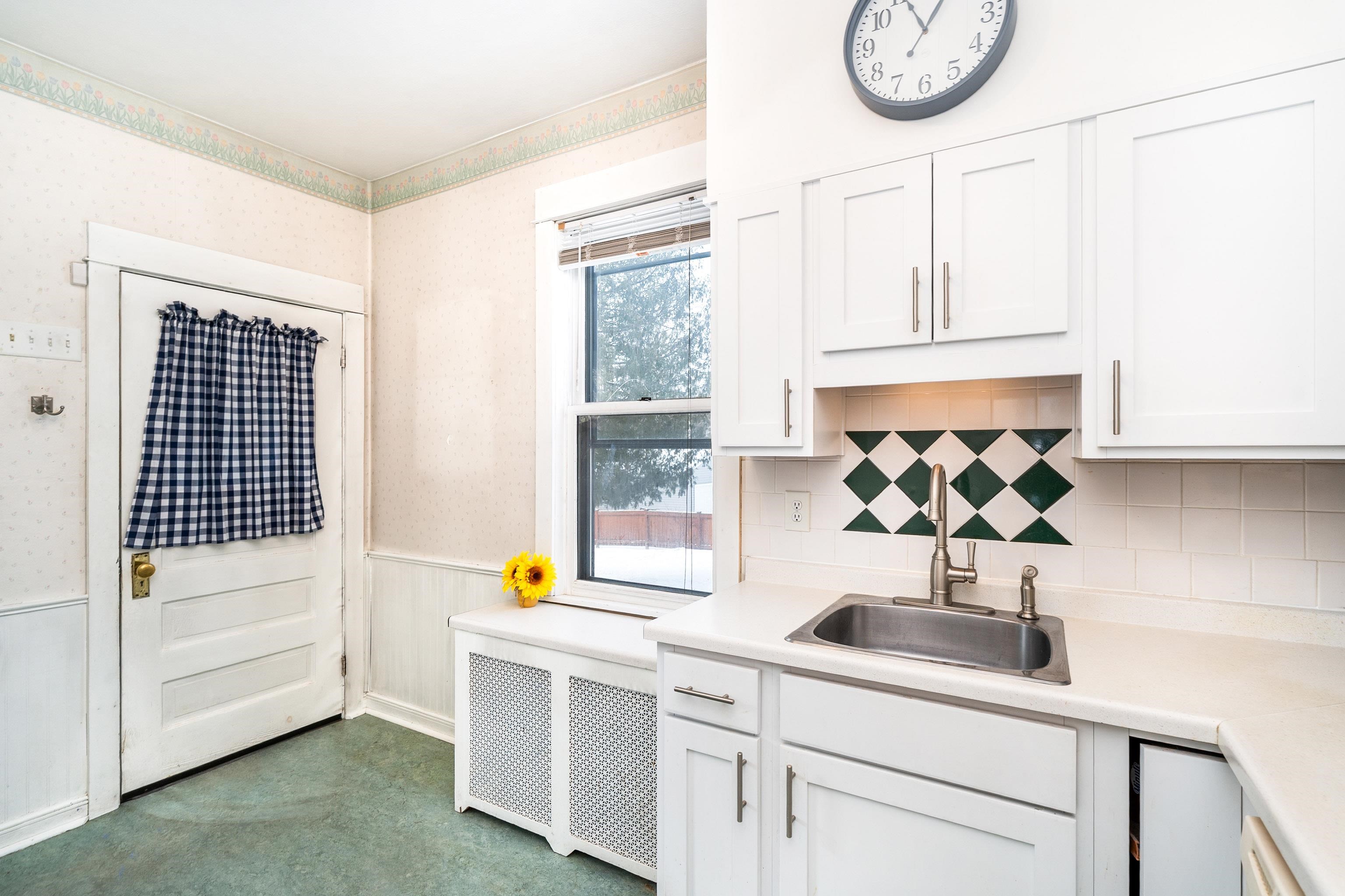 4328 Dodge Street Duluth, MN 55804 - Photo 13 of 50