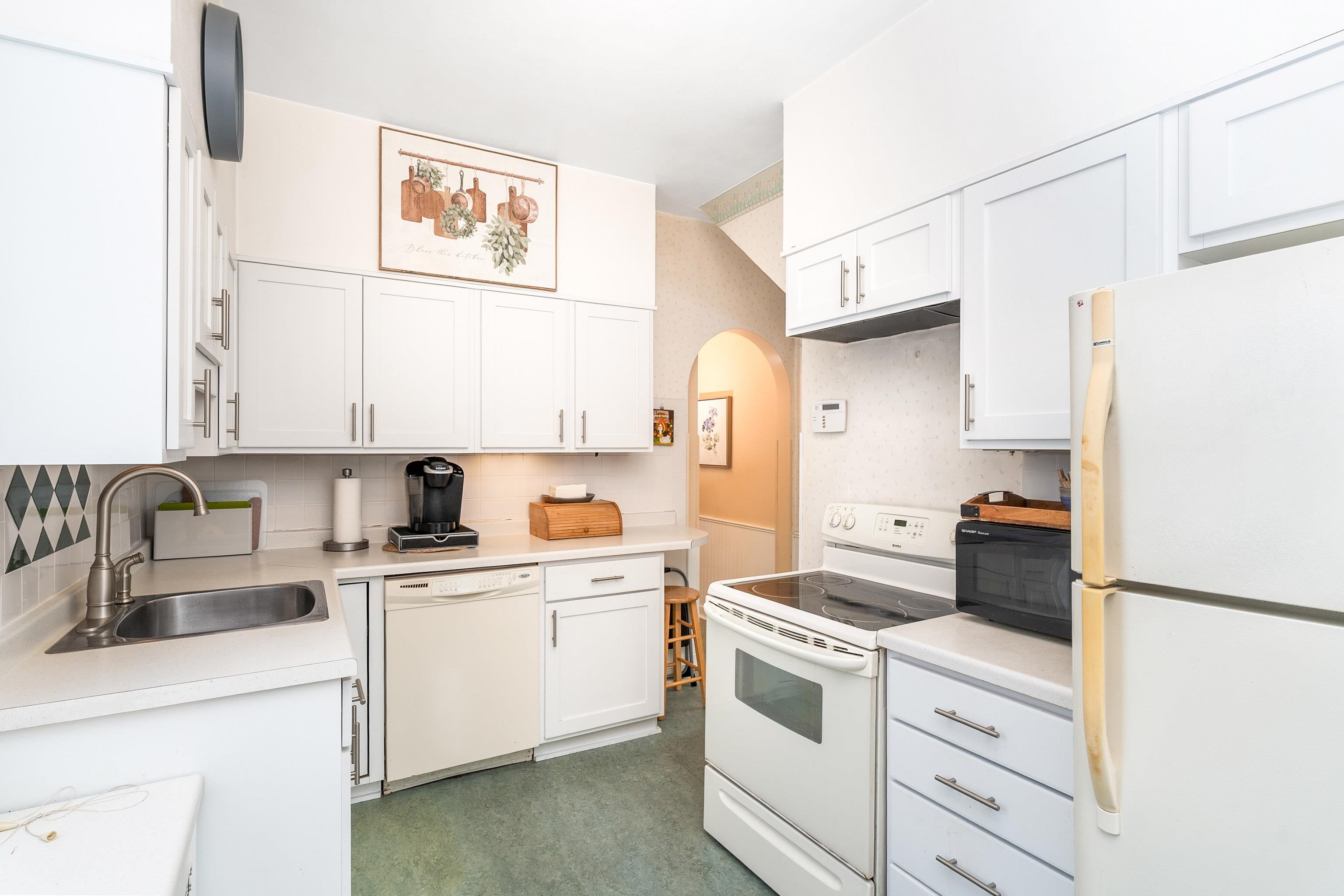 4328 Dodge Street Duluth, MN 55804 - Photo 16 of 50