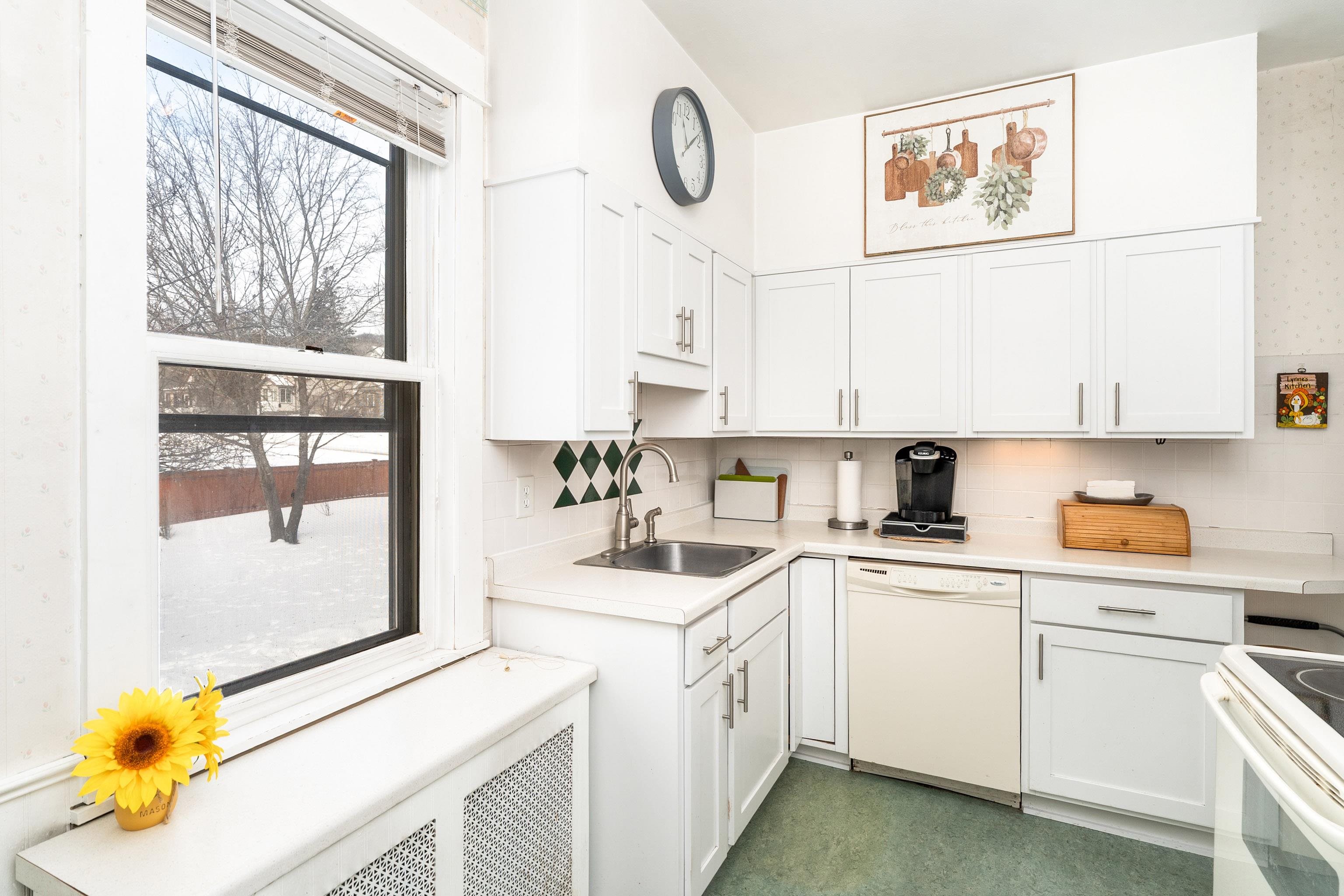 4328 Dodge Street Duluth, MN 55804 - Photo 17 of 50