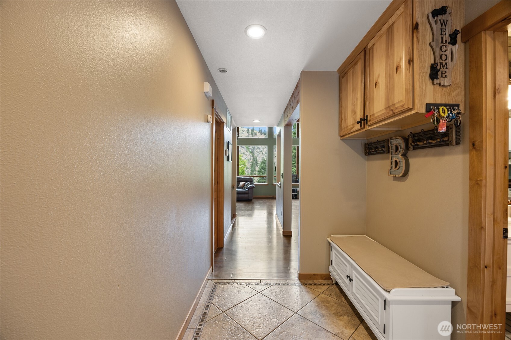 11125 Entiat River Road Entiat, WA 98822 - Photo 9 of 40 a bathroom with a tub and shower