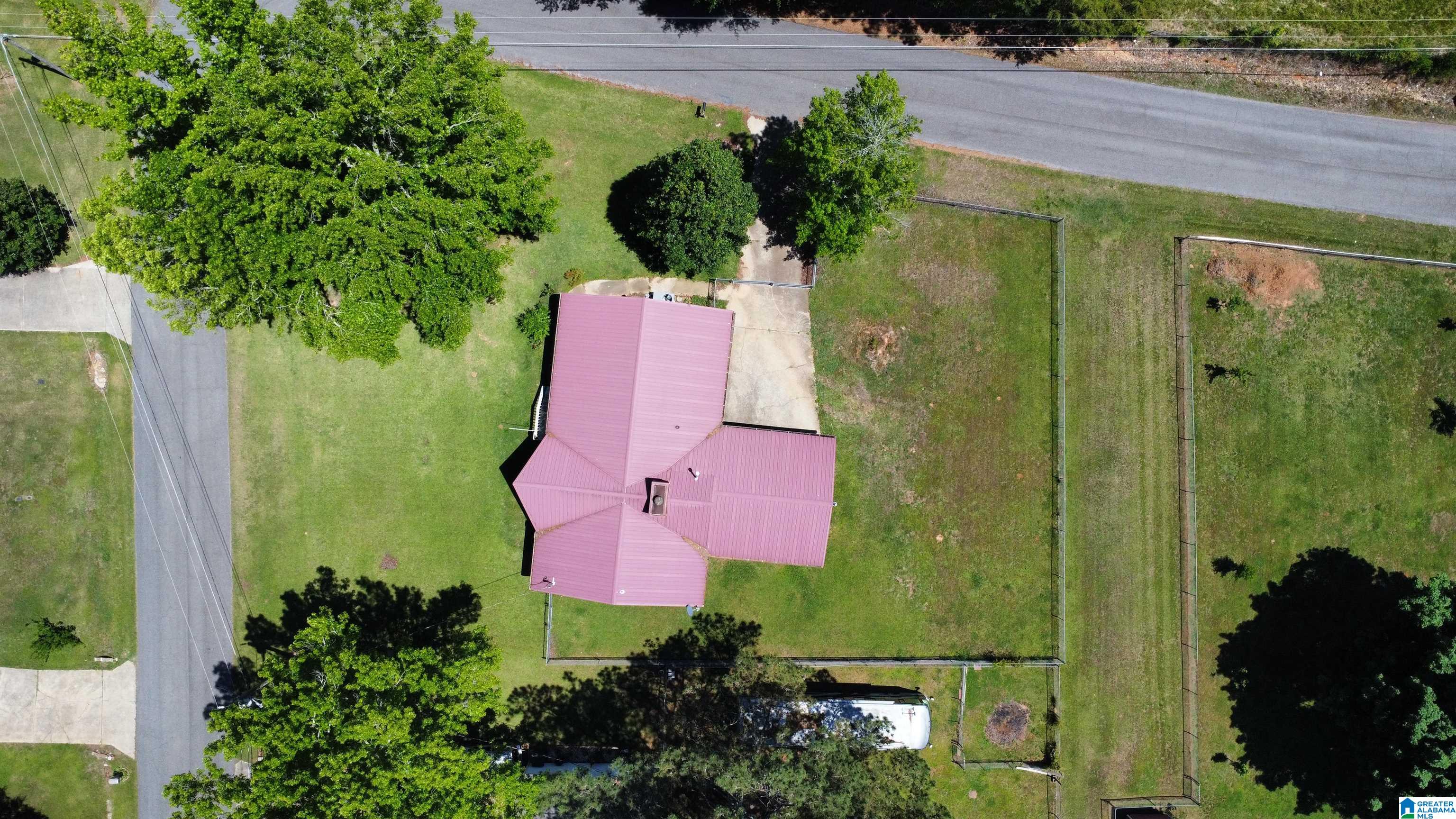 1700 Roundhill Road Weaver, AL 36277 - Photo 10 of 12