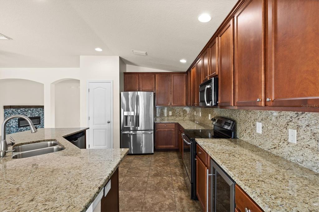 6539 Boulder Run Loop Wesley Chapel, FL 33545 - Photo 15 of 53