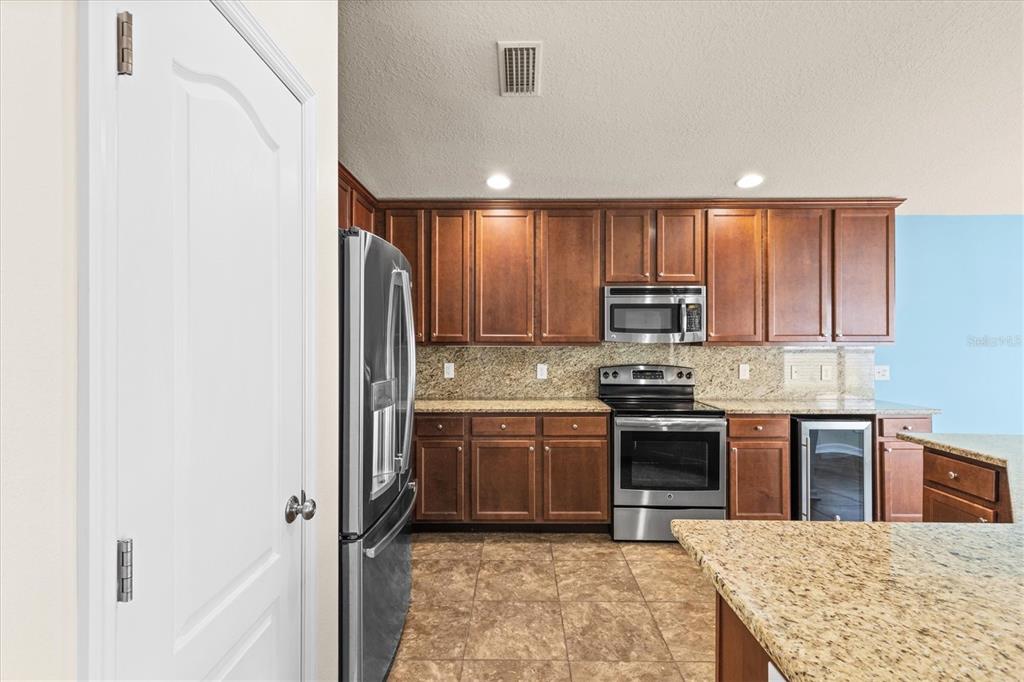 6539 Boulder Run Loop Wesley Chapel, FL 33545 - Photo 17 of 53