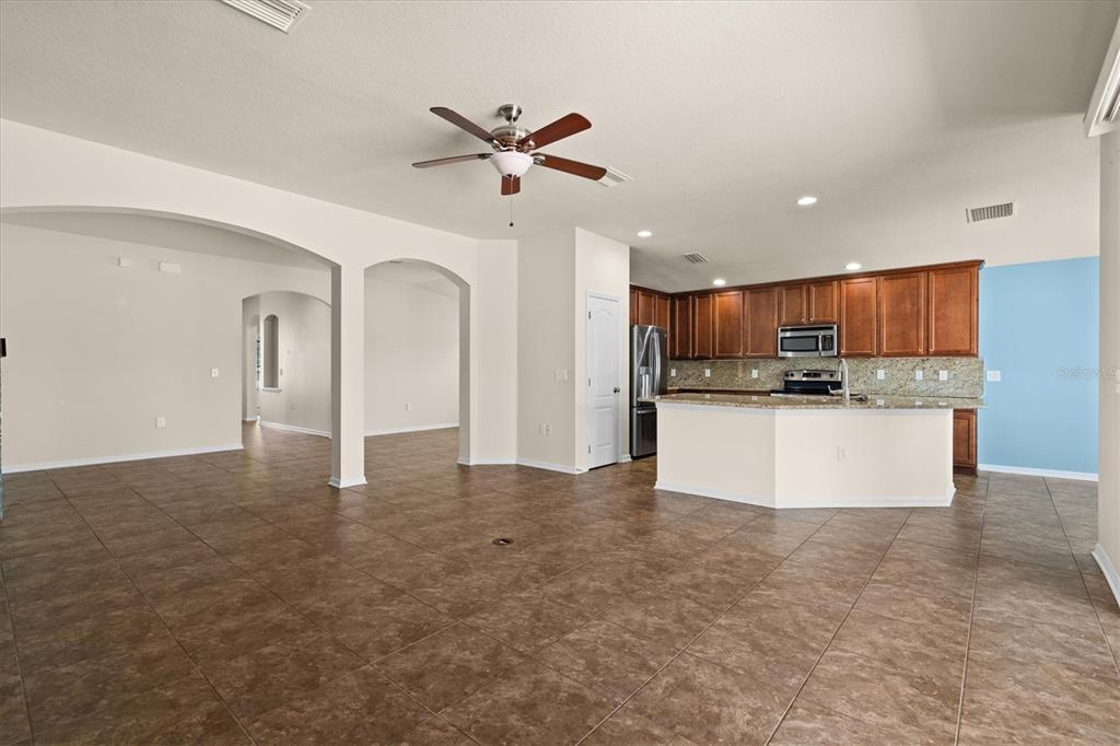 6539 Boulder Run Loop Wesley Chapel, FL 33545 - Photo 9 of 53