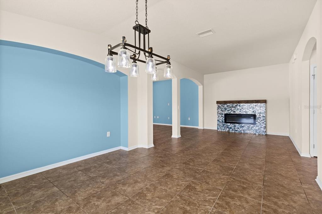 6539 Boulder Run Loop Wesley Chapel, FL 33545 - Photo 10 of 53