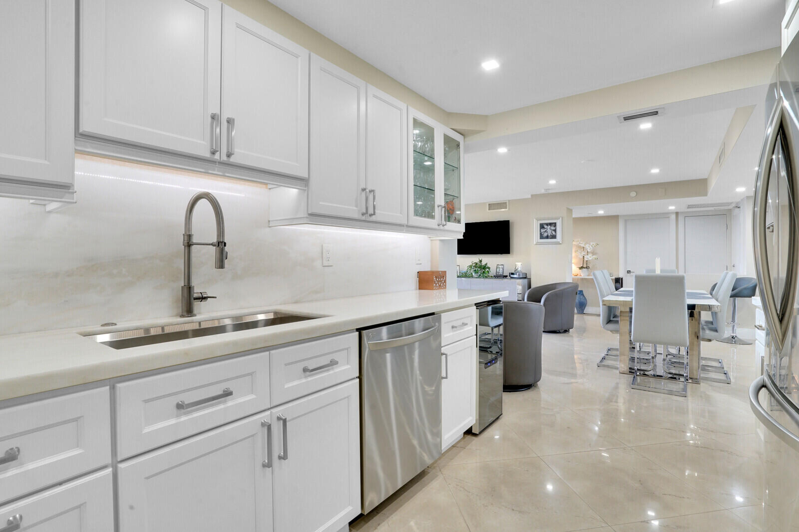2697 North Ocean Boulevard, Unit F205 Boca Raton, FL 33431 - Photo 17 of 73 Kitchen