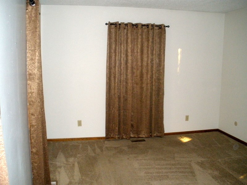 1557 Stogdill Road Bluffton, IN 46714 - Photo 8 of 33 Gallery Image 8