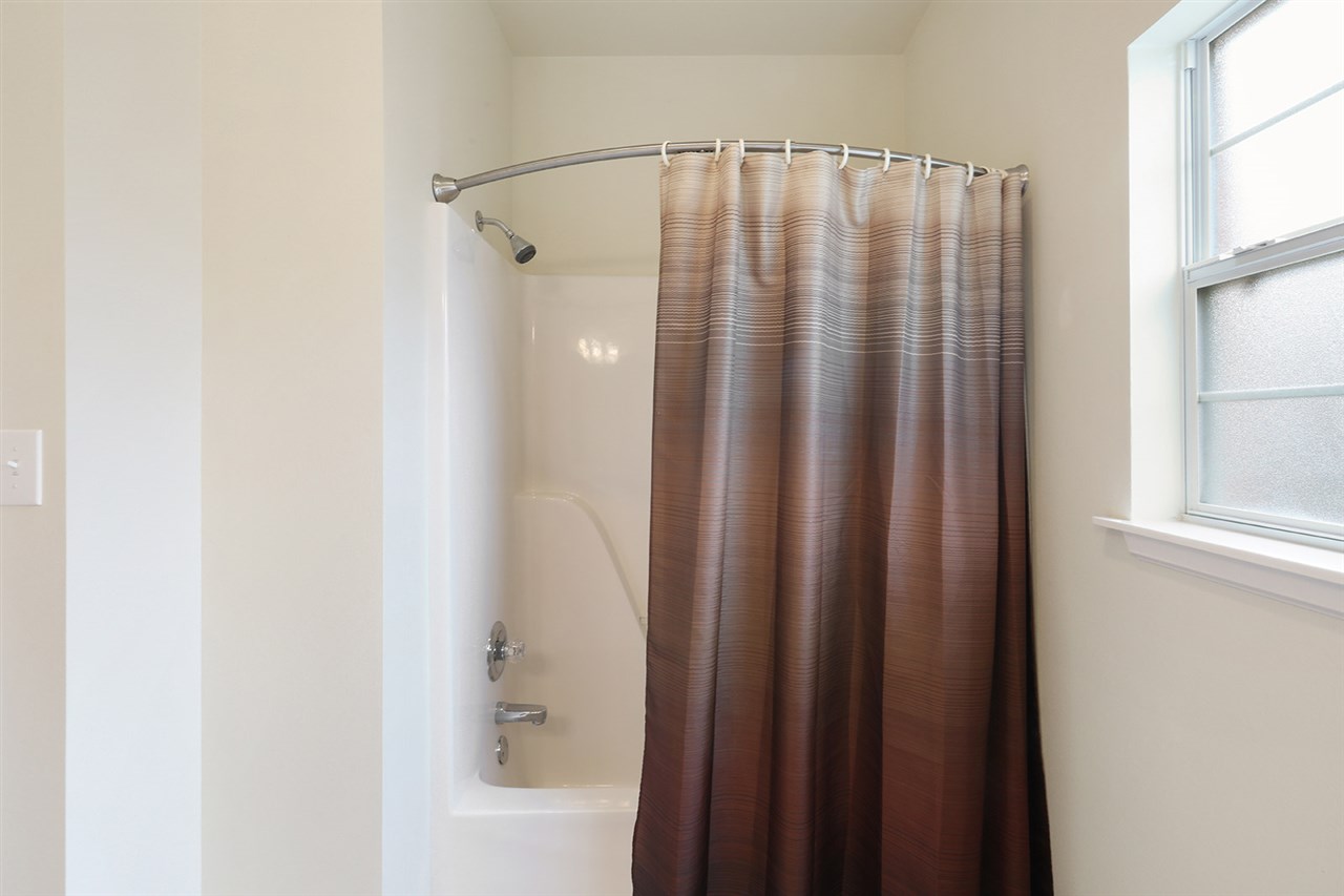 149 Mark Twain Loop Foley, AL 36535 - Photo 14 of 23 Bathroom 2