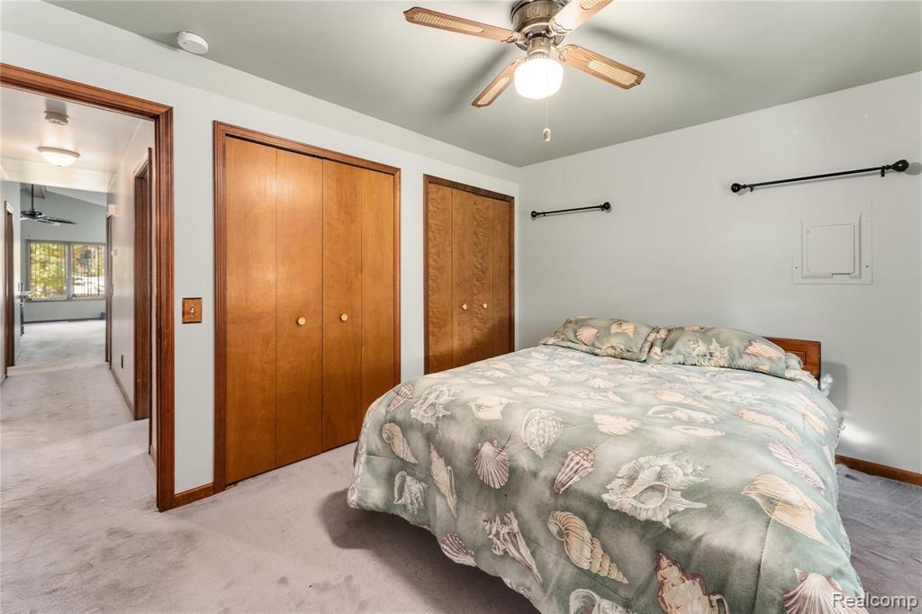 30459 South Gibraltar Road Gibraltar, MI 48173 - Photo 15 of 25