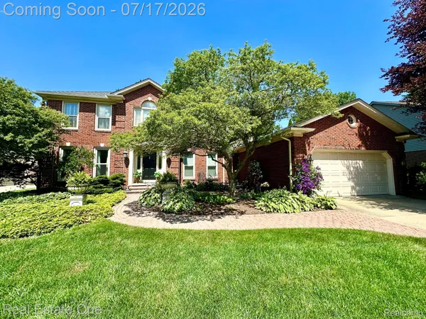 $689,900 | 2819 Bywater Drive, Troy, MI 48085