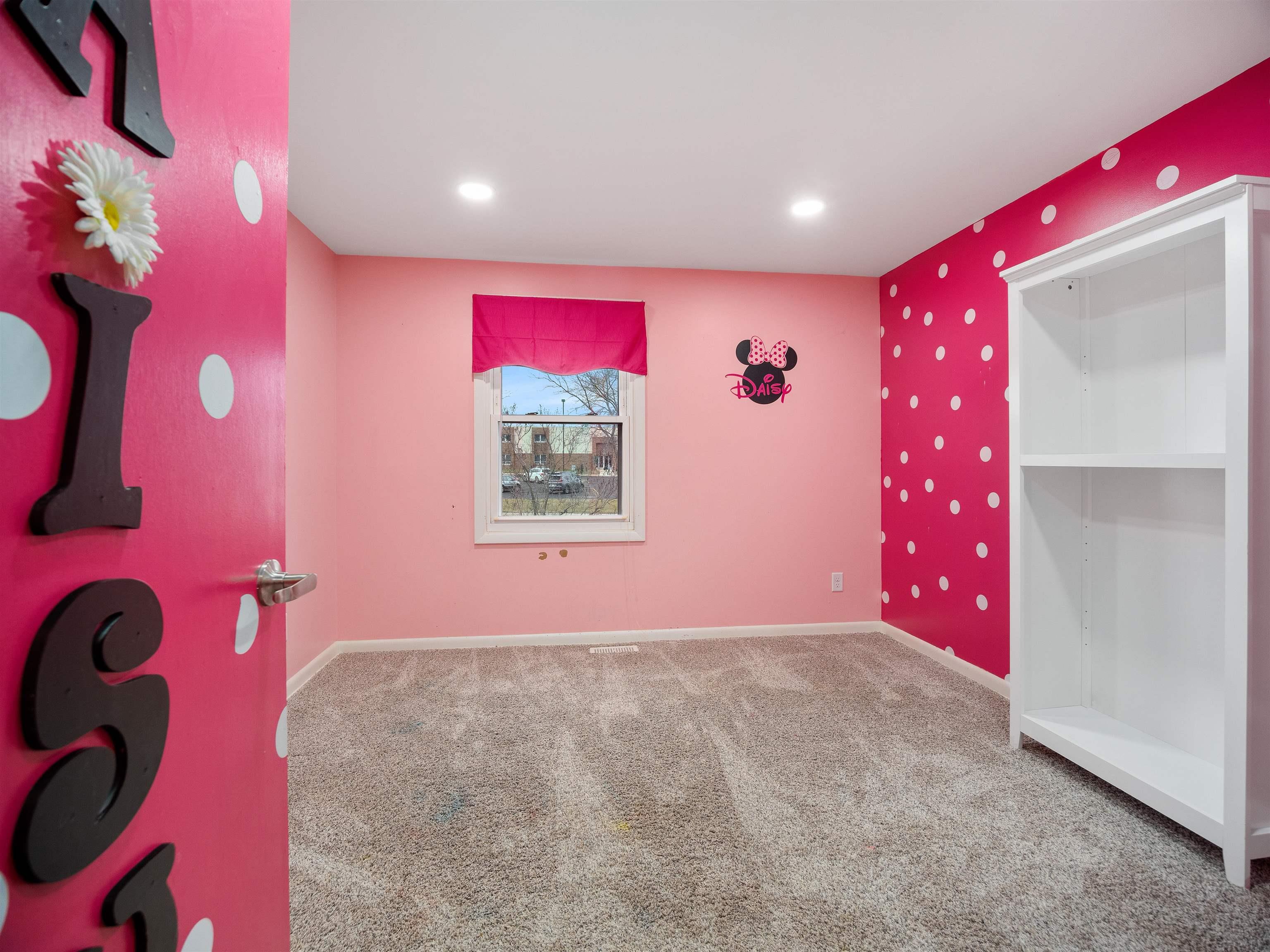 400 Syracuse Webster Road Syracuse, IN 46567 - Photo 23 of 36 Gallery Image 23