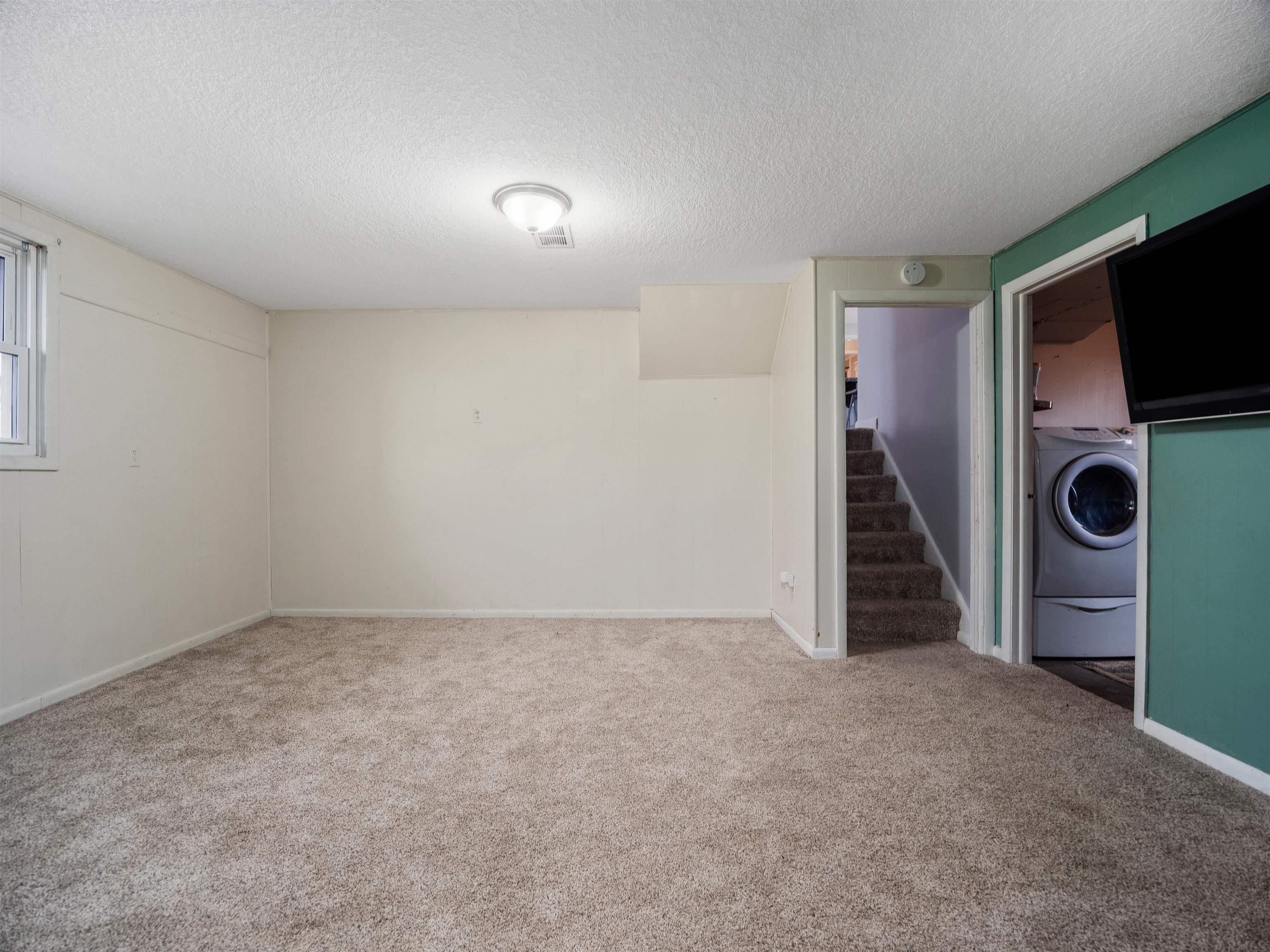 400 Syracuse Webster Road Syracuse, IN 46567 - Photo 29 of 36 Gallery Image 29