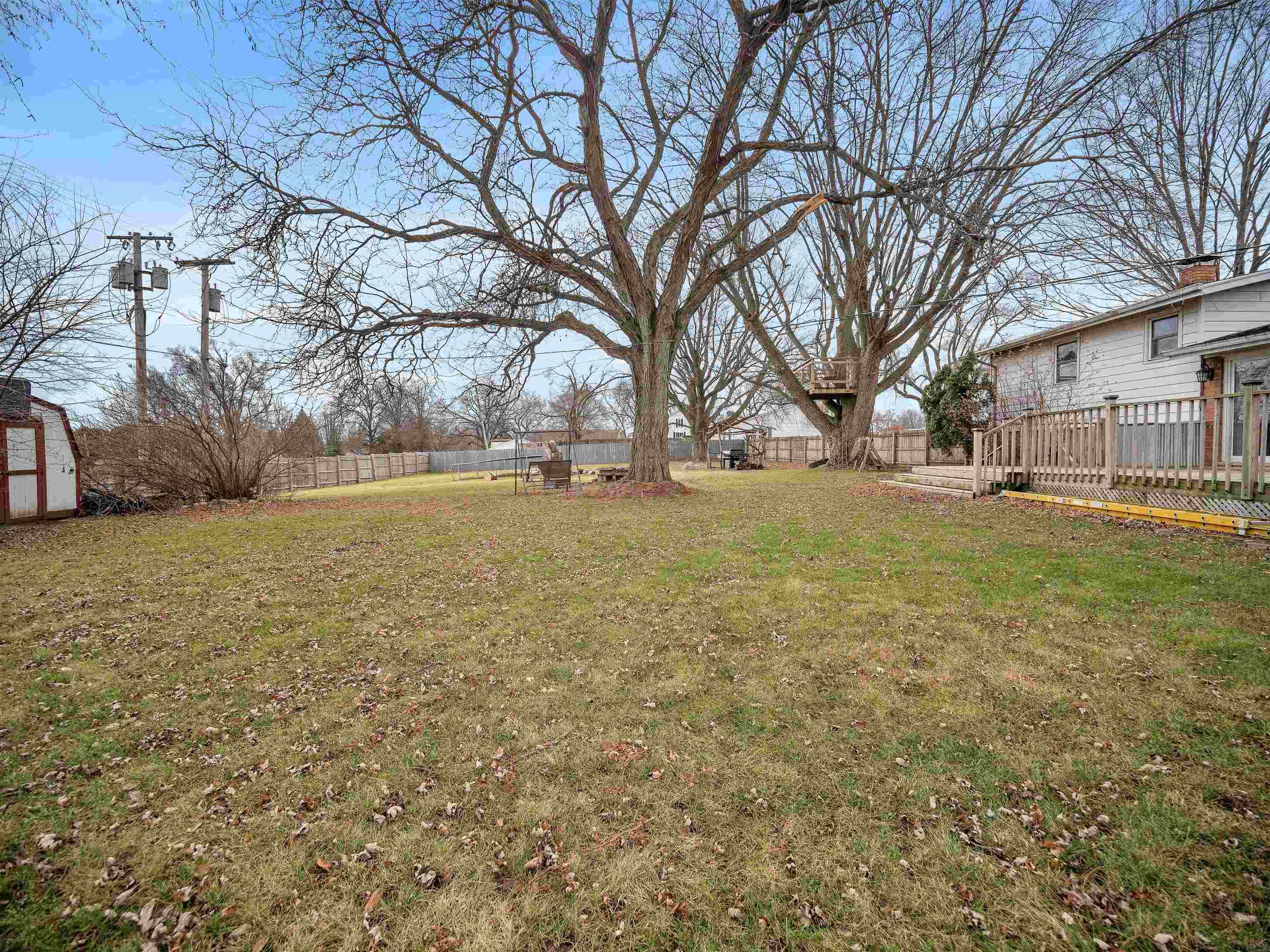 400 Syracuse Webster Road Syracuse, IN 46567 - Photo 5 of 36 Gallery Image 5