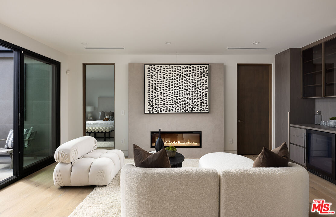 2950 Club Drive Los Angeles, CA 90064 - Photo 14 of 37