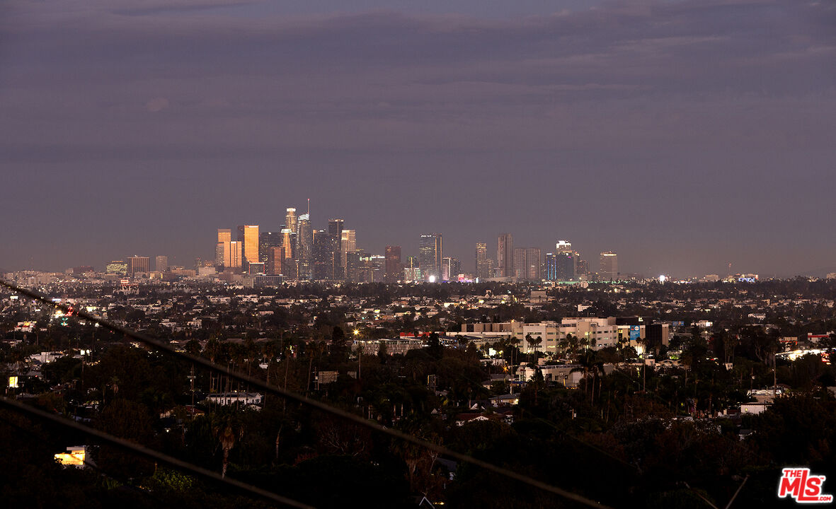 2950 Club Drive Los Angeles, CA 90064 - Photo 18 of 37