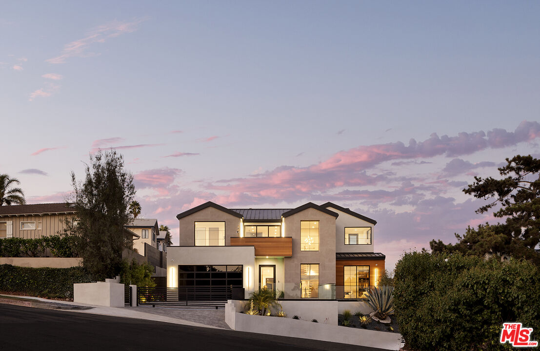 2950 Club Drive Los Angeles, CA 90064 - Photo 2 of 37