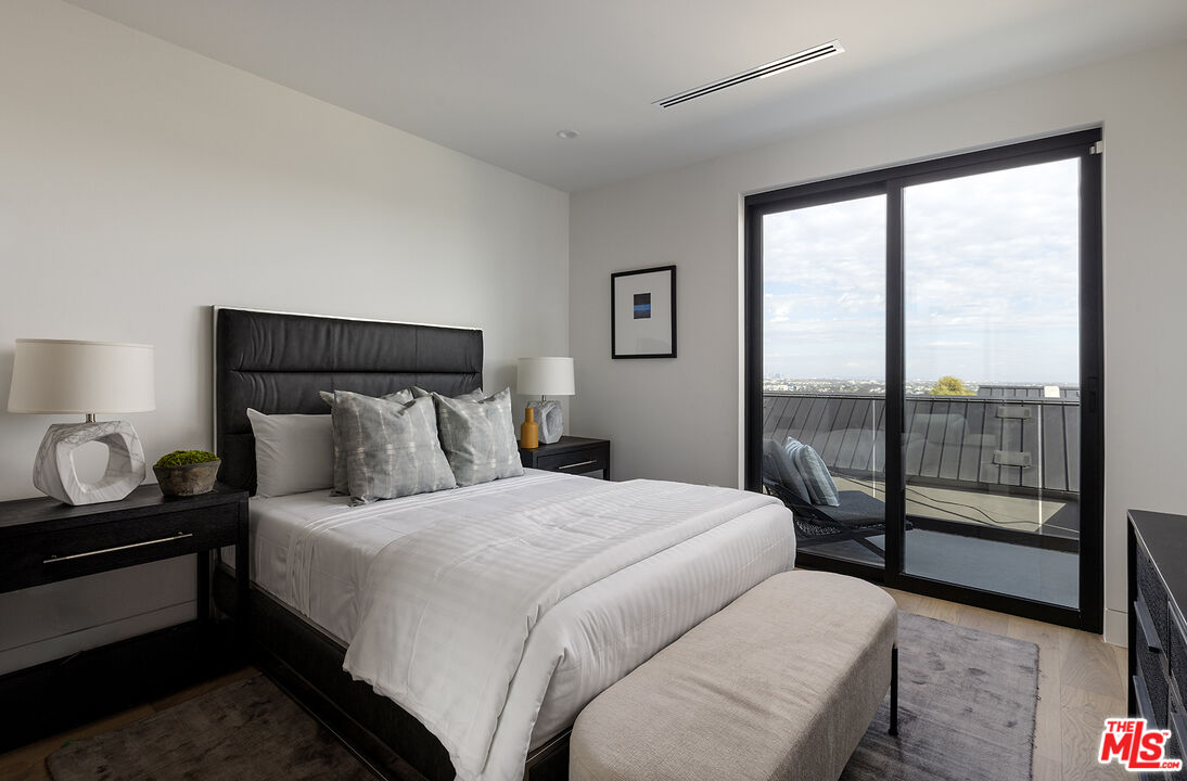 2950 Club Drive Los Angeles, CA 90064 - Photo 25 of 37