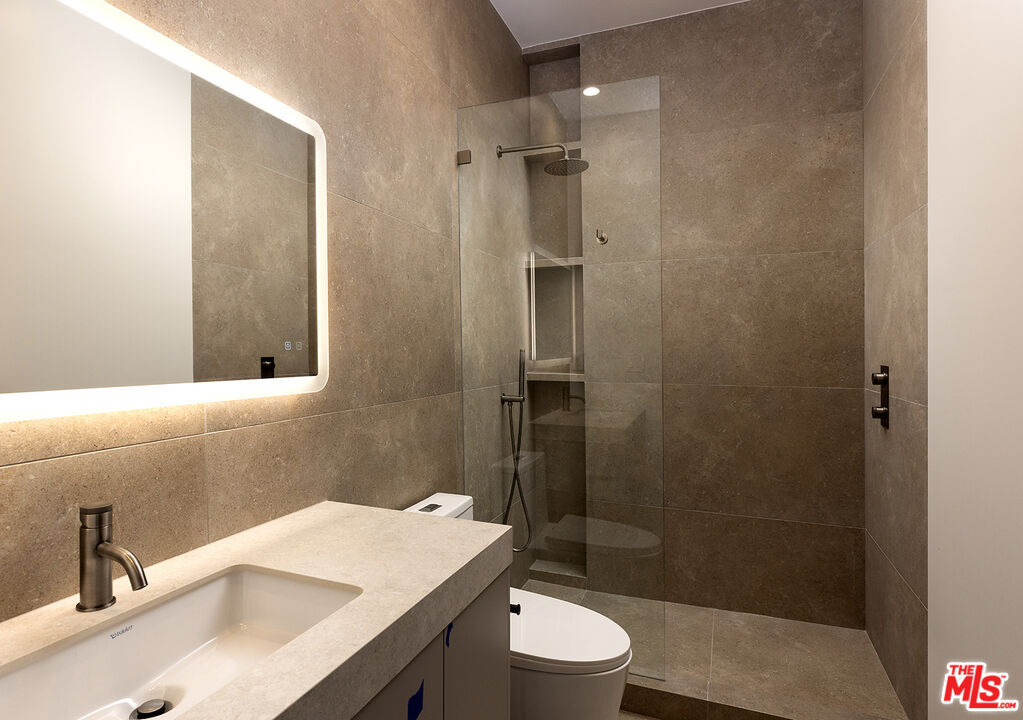 2950 Club Drive Los Angeles, CA 90064 - Photo 26 of 37