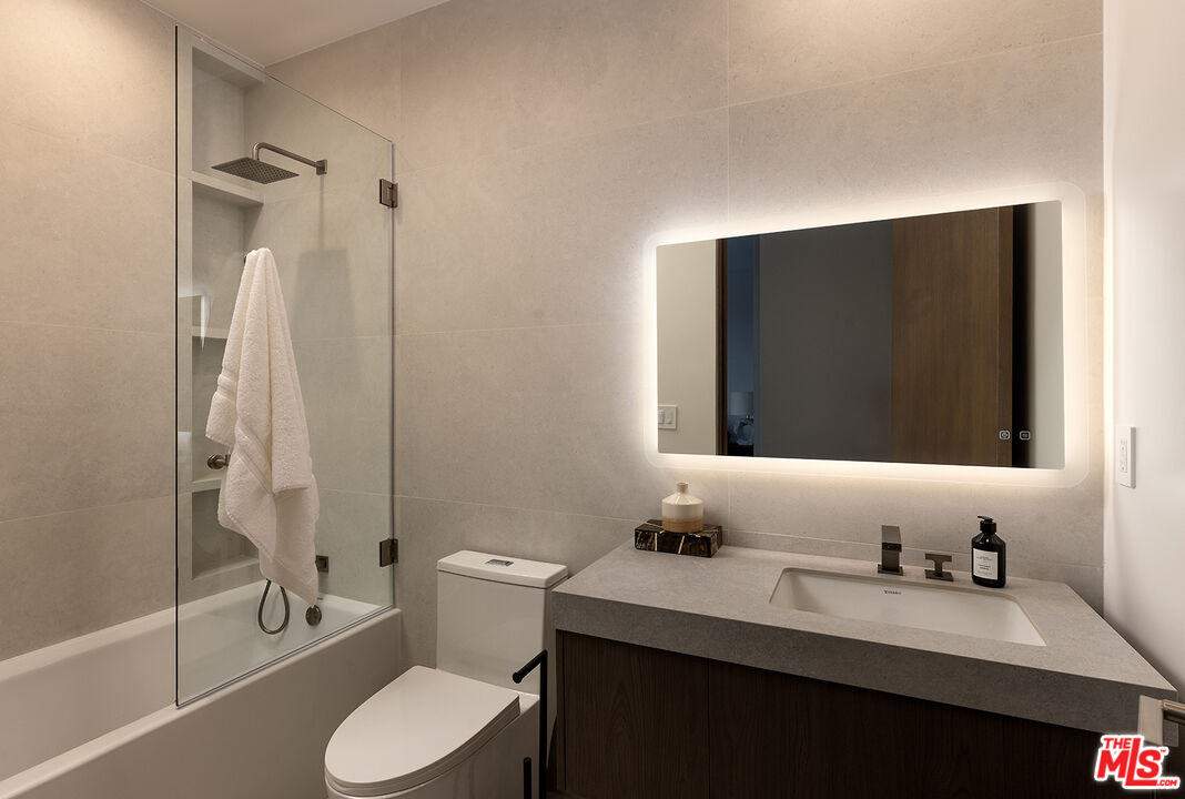 2950 Club Drive Los Angeles, CA 90064 - Photo 28 of 37