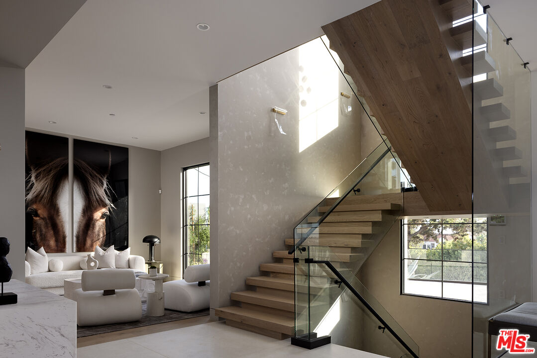 2950 Club Drive Los Angeles, CA 90064 - Photo 6 of 37